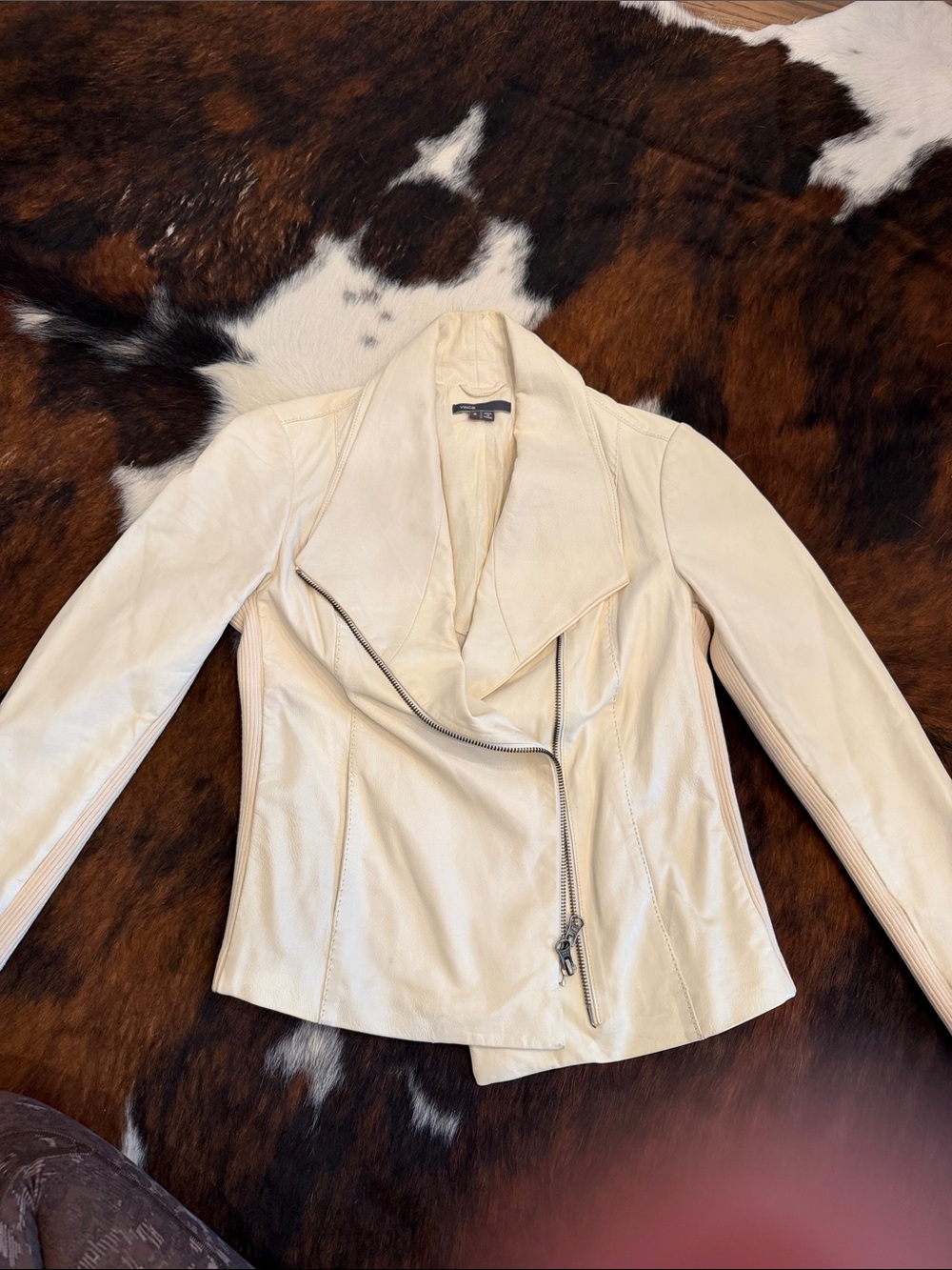 VINCE. Women’s size small Cream Asymmetrical Zip real leather jacket